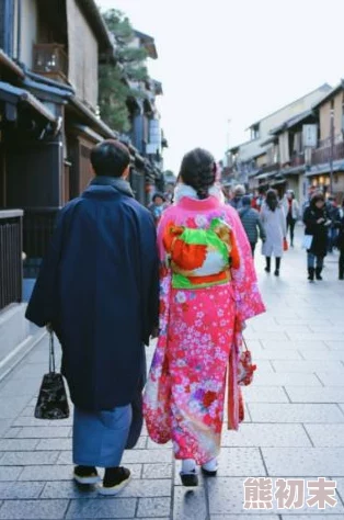 日本肥老妇色xxxxx日本老妇东京银座新开高级茶馆提供传统和服体验