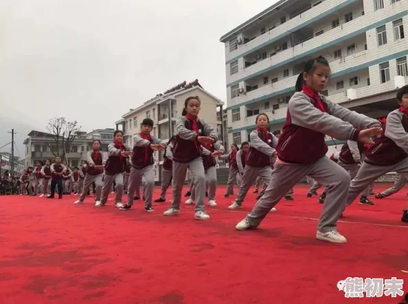 女上男下啪啪激烈xo动态图 这是一组精彩的动态图，展现了激情四溢的场景，让人感受到强烈的视觉冲击和情感共鸣，非常值得一看