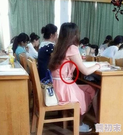 上课时勃起了女同学帮我口她还悄悄说你真大