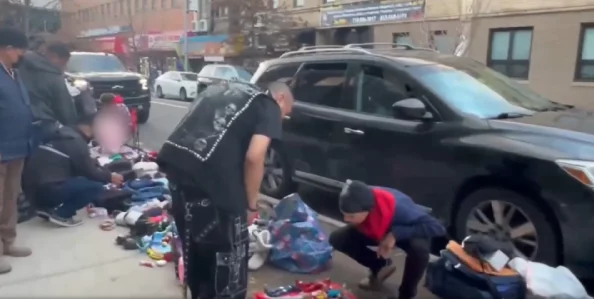 色偷偷成人网免费视频男人的天堂反映了对网络色情内容监管的挑战以及对用户心理和社会影响的担忧